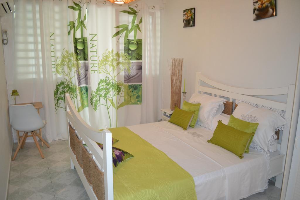 La Nicotoria Apartments Deshaies Zewnętrze zdjęcie
